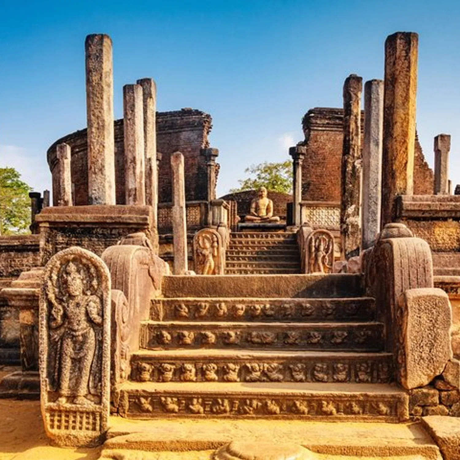 Polonnaruwa the best travel place in Sri Lanka.